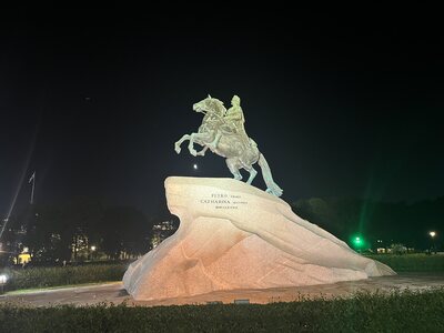 Медный всадник ночью